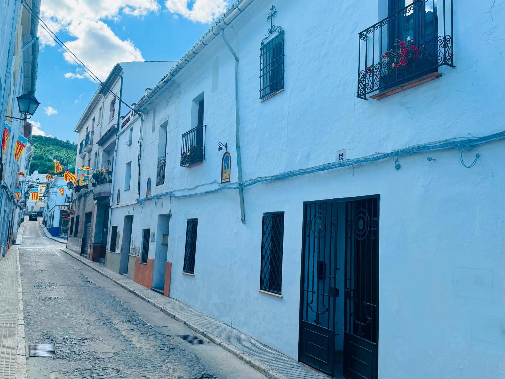 Oliva Courtyard Guesthouse Exterior photo