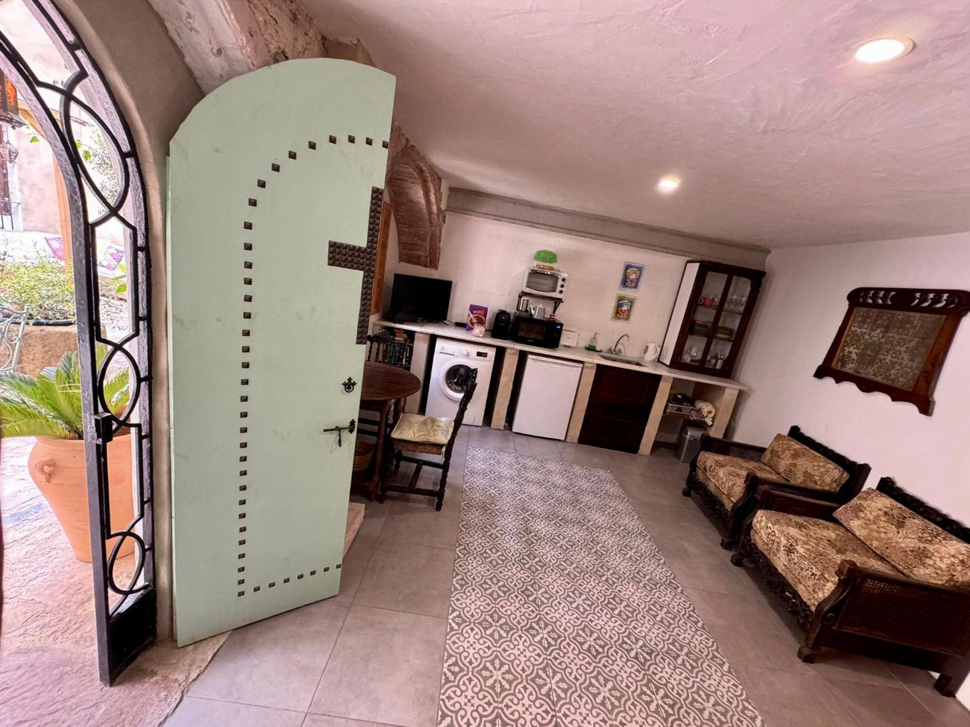 Oliva Courtyard Guesthouse Exterior photo